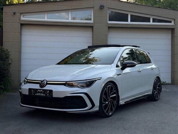 2022 Volkswagen Golf VIII, белый, 1900000 рублей - вид 2