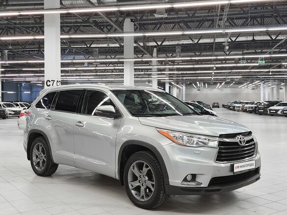 2014 Toyota Highlander III (XU50), серебристый, 2629000 рублей - вид 2