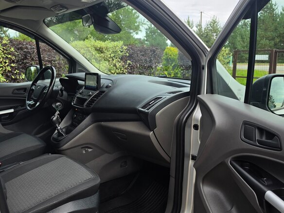 2022 Ford Tourneo Connect Grand II Рестайлинг, серебристый, 1950000 рублей - вид 17
