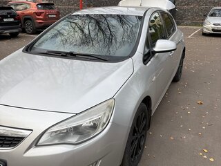 2011 Opel Astra J, серебристый, 620000 рублей, вид 2