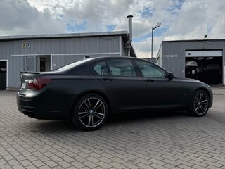 2011 BMW 7 серии Long 730Ld V (F01/F02/F04), чёрный, 2000000 рублей, вид 3