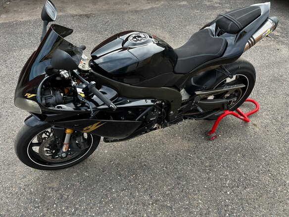 2008 Yamaha YZF-R1, чёрный, 630000 рублей - вид 6