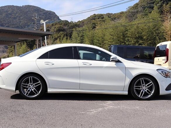 2016 Mercedes-Benz CLA 180 I (C117, X117) Рестайлинг, белый, 1520000 рублей - вид 2