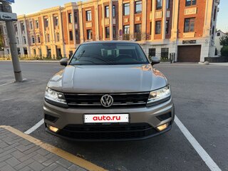2018 Volkswagen Tiguan II, бежевый, 2400000 рублей, вид 3