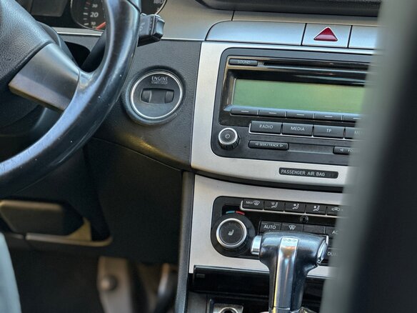 2010 Volkswagen Passat B6, синий, 630000 рублей - вид 17