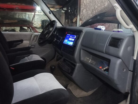 2003 Volkswagen Multivan T4, чёрный, 1650000 рублей - вид 10