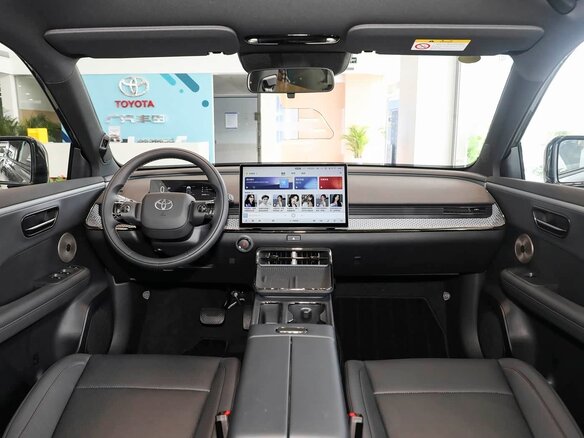 2026 Toyota bZ3X 58.3 kWh, чёрный, 3895003 рублей - вид 14