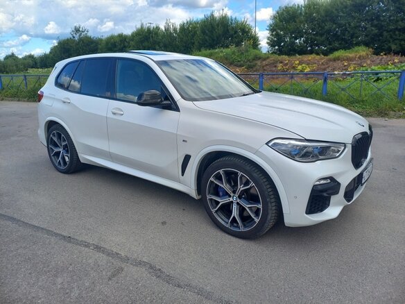 2018 BMW X5 M50d IV (G05/G18), белый, 6100000 рублей - вид 21