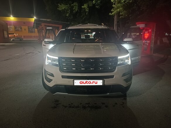 2015 Ford Explorer V Рестайлинг, белый, 2200000 рублей - вид 1