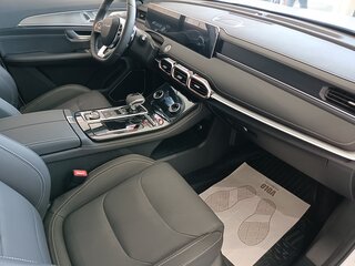 2024 Jetour X70+ I Рестайлинг, белый, 2300000 рублей, вид 4