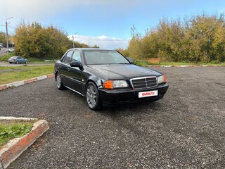 1997 Mercedes-Benz C-Класс 180 I (W202) Рестайлинг, чёрный, 300000 рублей, вид 2