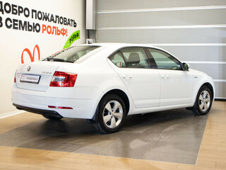 2019 Skoda Octavia III (A7) Рестайлинг, белый, 1874000 рублей, вид 4