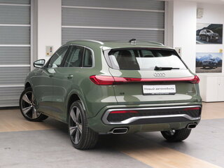 2025 Audi Q5 40 TFSI III (GU), зелёный, 7680000 рублей, вид 4