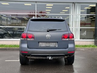 2008 Volkswagen Touareg I Рестайлинг, синий, 860000 рублей, вид 5
