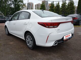 2021 Kia Rio IV Рестайлинг, белый, 1530450 рублей, вид 4