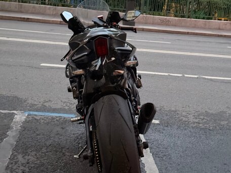2023 Yamaha YZF-R1, чёрный, 2050000 рублей, вид 4