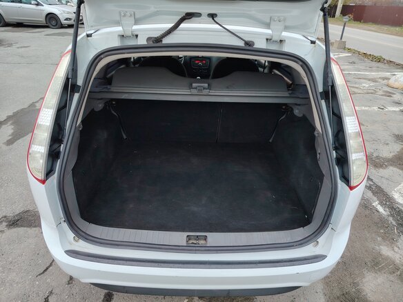 2011 Ford Focus II Рестайлинг, белый, 630000 рублей - вид 10