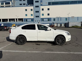 2012 Skoda Octavia II (A5) Рестайлинг, белый, 855000 рублей, вид 3