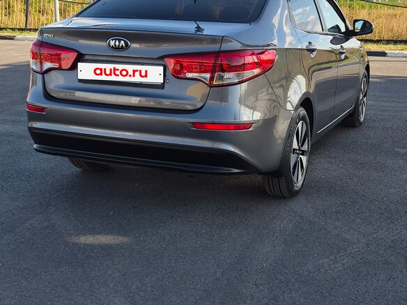 2017 Kia Rio III Рестайлинг, серый, 965000 рублей - вид 5