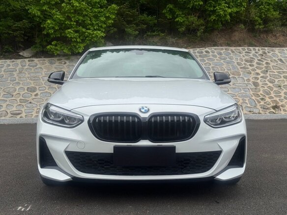 2022 BMW 1 серии 120i III (F52) Рестайлинг, белый, 1800000 рублей - вид 1