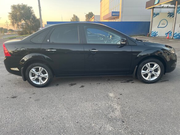 2011 Ford Focus II Рестайлинг, чёрный, 655000 рублей - вид 5