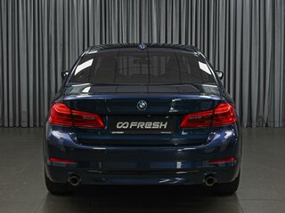 2019 BMW 5 серии 520d VII (G30/G31/G38), синий, 3120500 рублей, вид 4