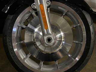 2022 Harley-Davidson Fat Boy, чёрный, 3100000 рублей, вид 2