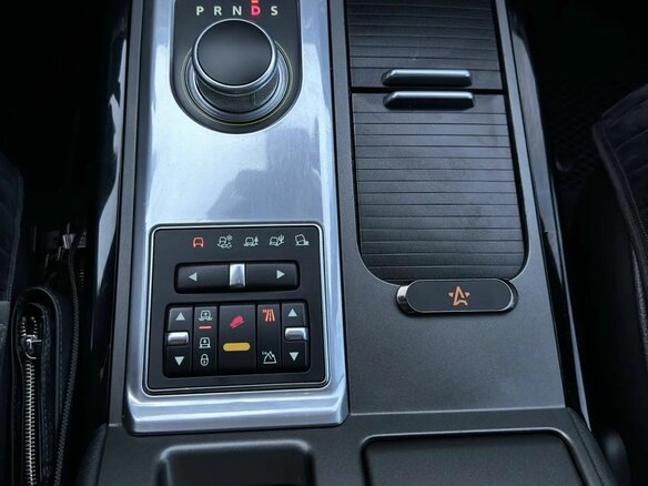 2011 Land Rover Range Rover III Рестайлинг 2, чёрный, 2500000 рублей - вид 16