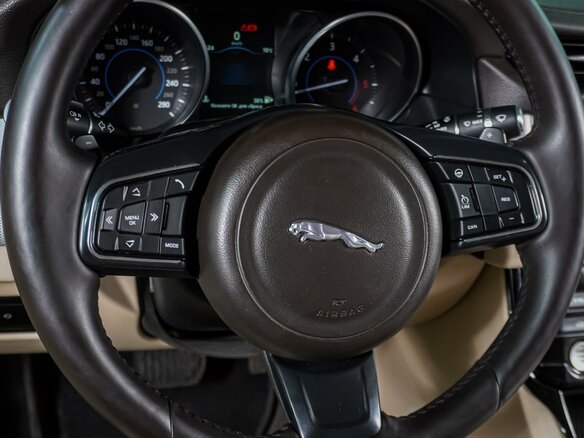 2016 Jaguar XF II, белый, 1749000 рублей - вид 15