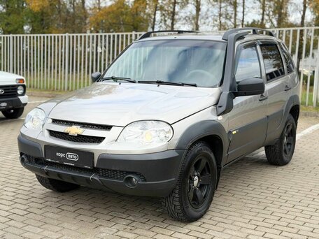 2017 Chevrolet Niva I Рестайлинг, серый, 571100 рублей, вид 3