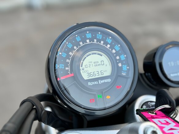 2025 Royal Enfield Super Meteor, чёрный, 650000 рублей - вид 7