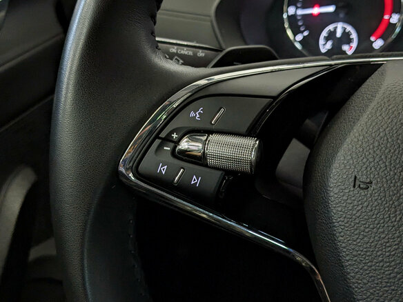 2021 Skoda Octavia IV (A8), белый, 2090000 рублей - вид 23