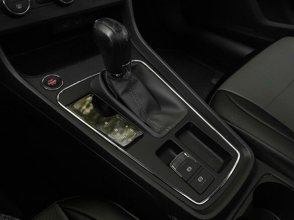 2020 SEAT Leon III Рестайлинг, белый, 2049000 рублей - вид 12