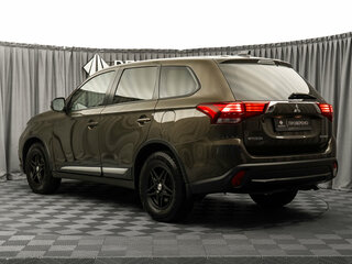 2017 Mitsubishi Outlander III Рестайлинг 2, коричневый, 1890000 рублей, вид 4