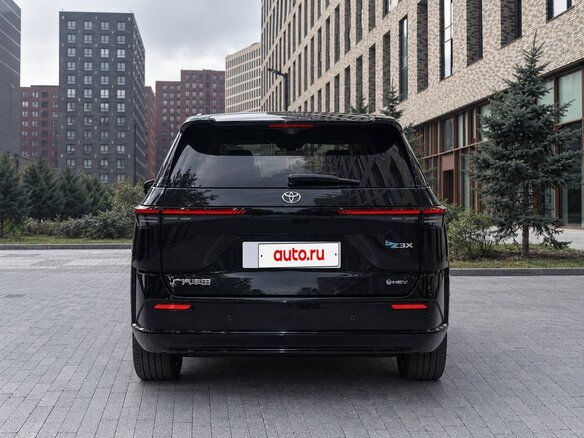 2026 Toyota bZ3X 58.3 kWh, чёрный, 2729512 рублей - вид 3