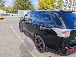 2013 Mitsubishi Outlander III, чёрный, 1100000 рублей, вид 4