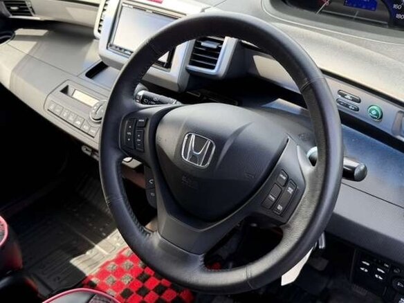 2016 Honda Freed I Рестайлинг 2, серебристый, 927000 рублей - вид 8