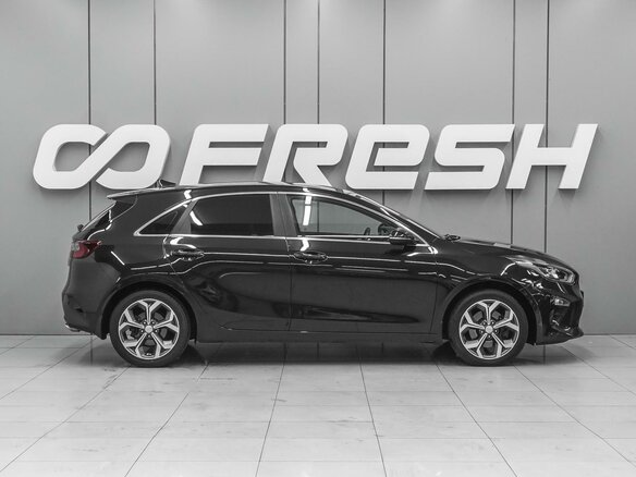 2018 Kia Ceed III, чёрный, 1730000 рублей - вид 4