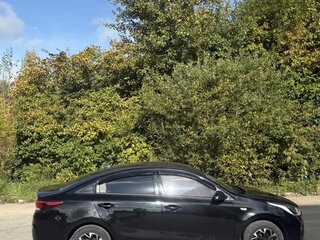 2020 Kia Rio IV, чёрный, 1760000 рублей, вид 3