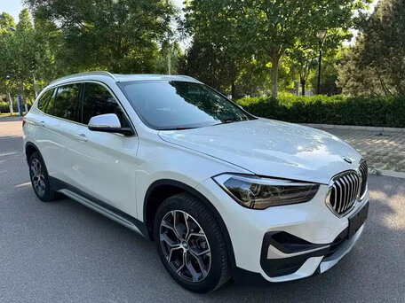 2022 BMW X1 Long 20Li sDrive II (F48) Рестайлинг, белый, 1990000 рублей, вид 3