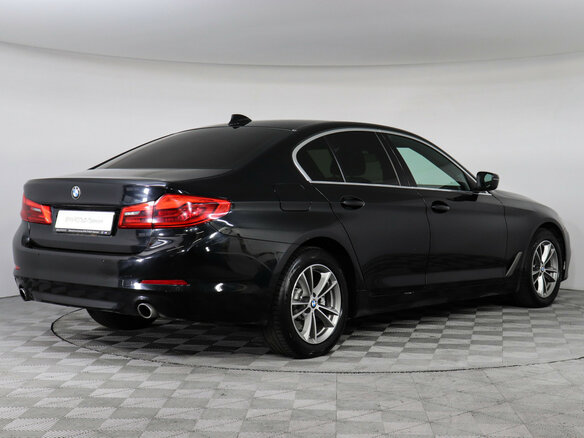 2019 BMW 5 серии 520d xDrive VII (G30/G31/G38), чёрный, 2690000 рублей - вид 1