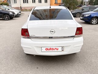 2013 Opel Astra H Рестайлинг, белый, 700000 рублей, вид 2