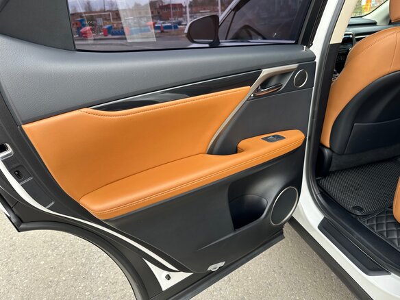 2020 Lexus RX 300 IV Рестайлинг, белый, 4850000 рублей - вид 24