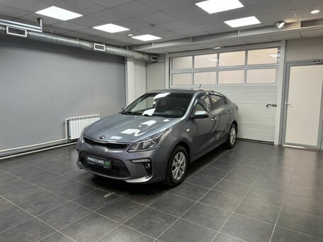 2018 Kia Rio IV, серый, 1380000 рублей, вид 1