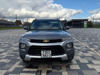 2021 Chevrolet TrailBlazer III, серый, 1499000 рублей, вид 1