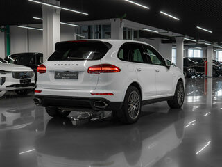 2017 Porsche Cayenne Diesel II Рестайлинг (958), белый, 4200000 рублей, вид 5