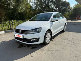 2016 Volkswagen Polo V Рестайлинг, белый, 1000000 рублей, вид 1