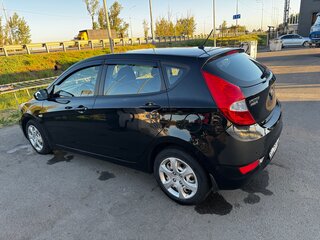 2013 Hyundai Solaris I, чёрный, 870000 рублей, вид 5