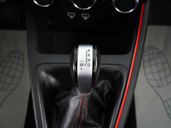 2021 Renault Arkana I, серый, 1699000 рублей - вид 18