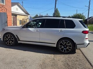 2021 BMW X7 30d I (G07), белый, 8700000 рублей, вид 3